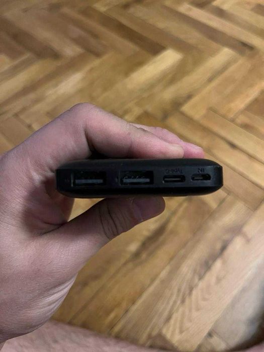 Power bank (пауэрбанк) — 10 000 mAh