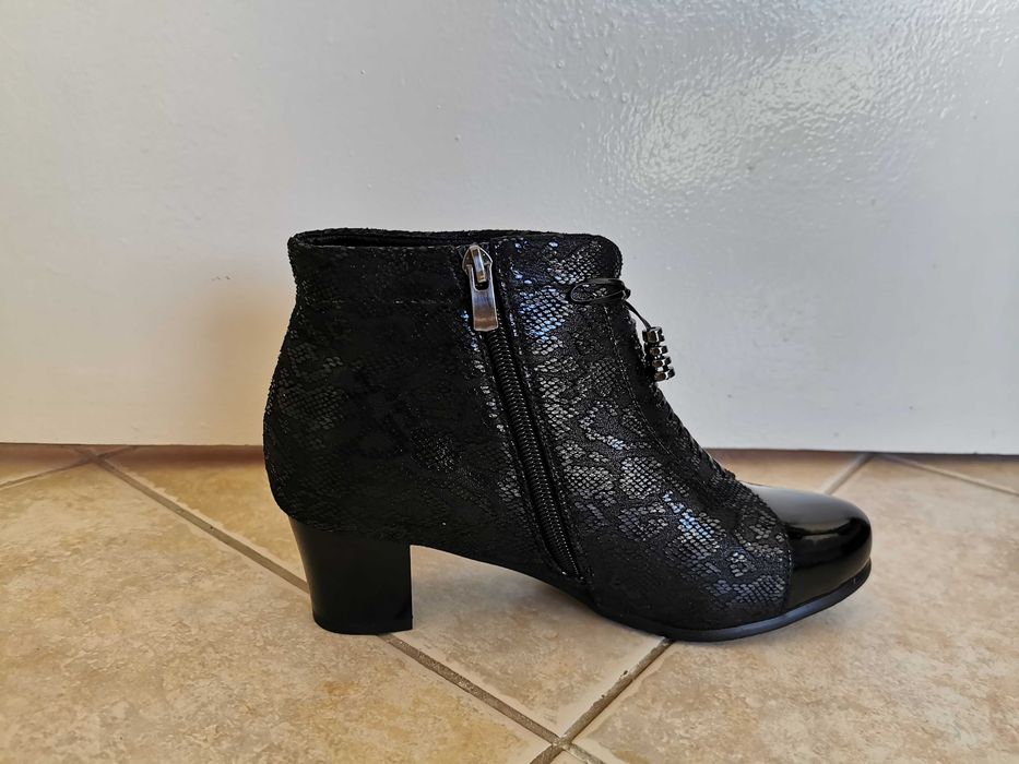 Черни дамски боти