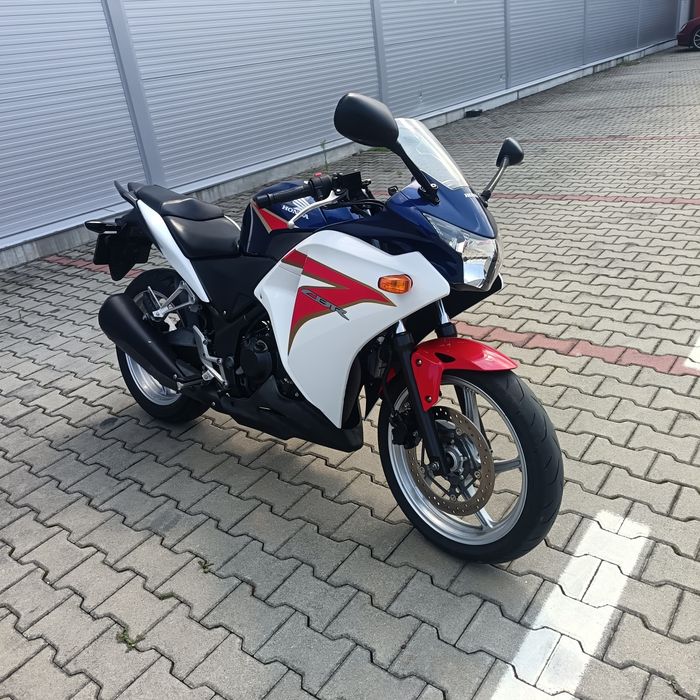 Honda cbr 250 R.