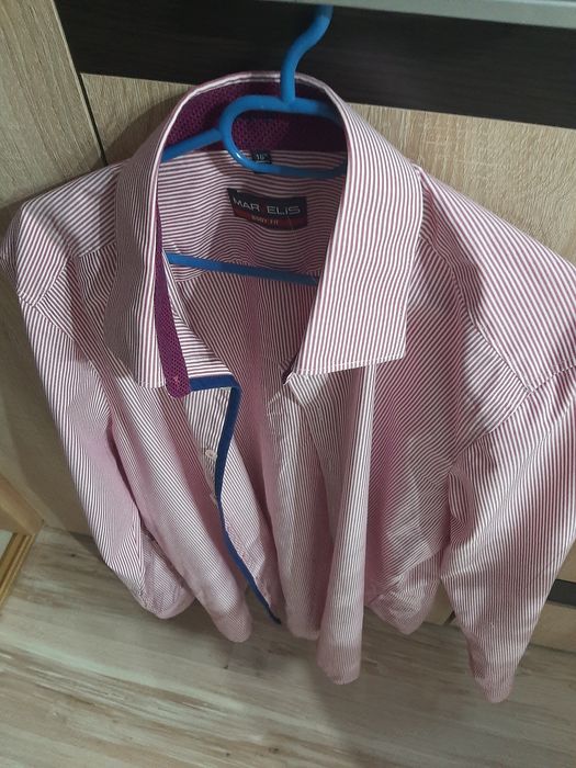 Vand/ schimb Cămașă originală marimea 41