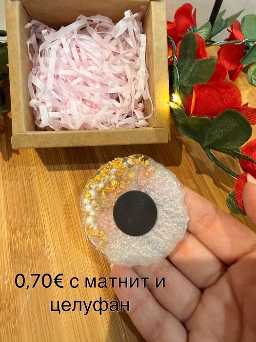 Подаръци за гости от ароматни свещи и епоксидна смола