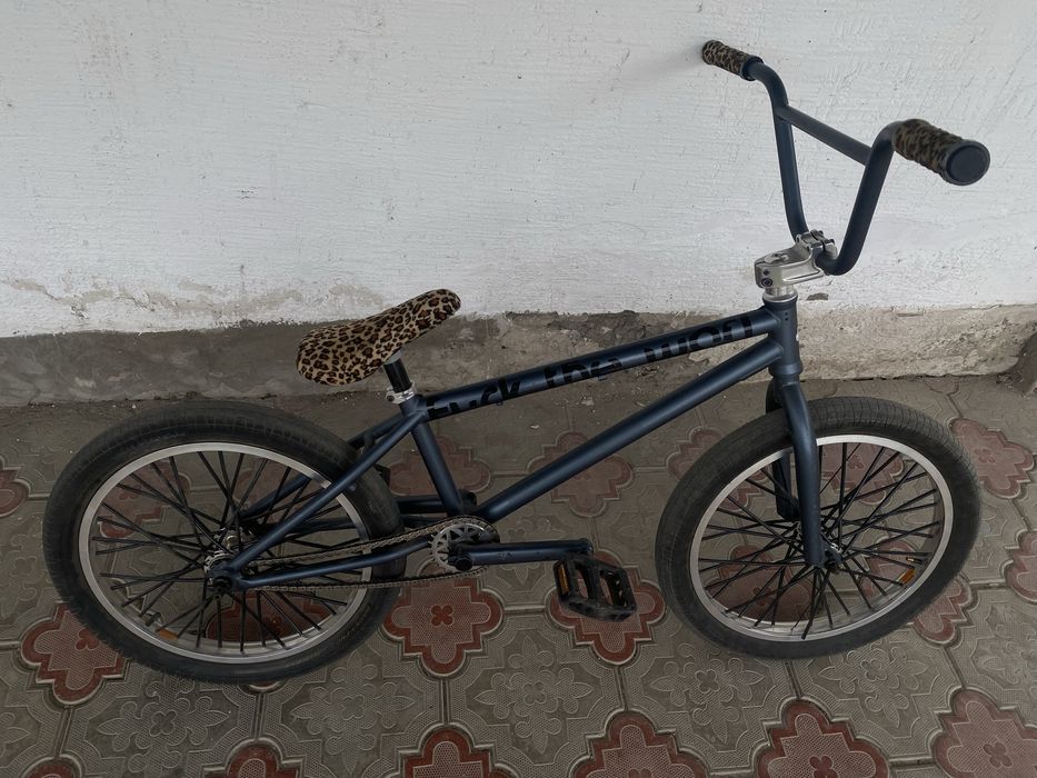Бмх,трюковый велик haro bmx