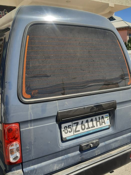 Damas  mokriy asfalt