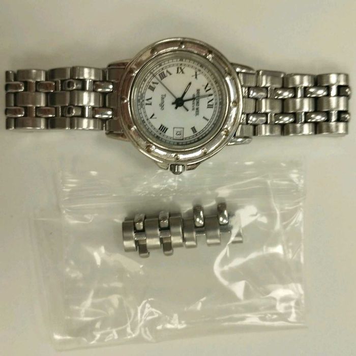 Дамски часовник RAYMOND WEIL TANGO 5360 – сапфир, отлично състояние