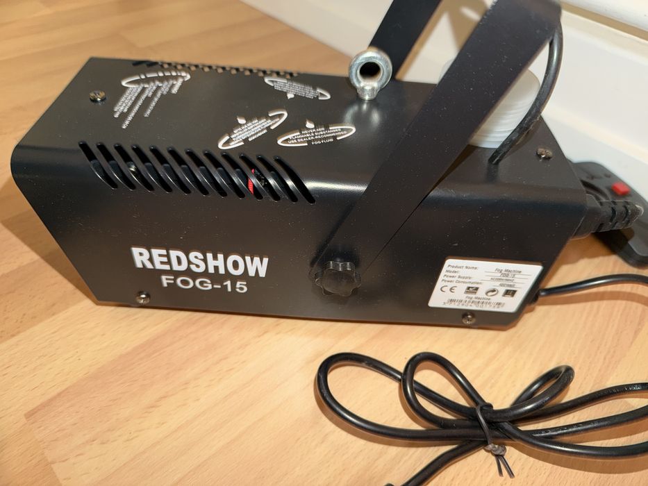 Mașină fum Redshow FOG-15 + pedale Roland + cablu audio