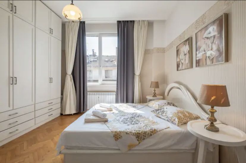 Дава се под наем Тристаен апартамент в София, Център - 120 кв.м за 1495.83 € - Снимка #7