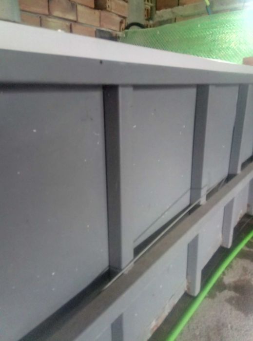 Вана за риба с желязна конструкция