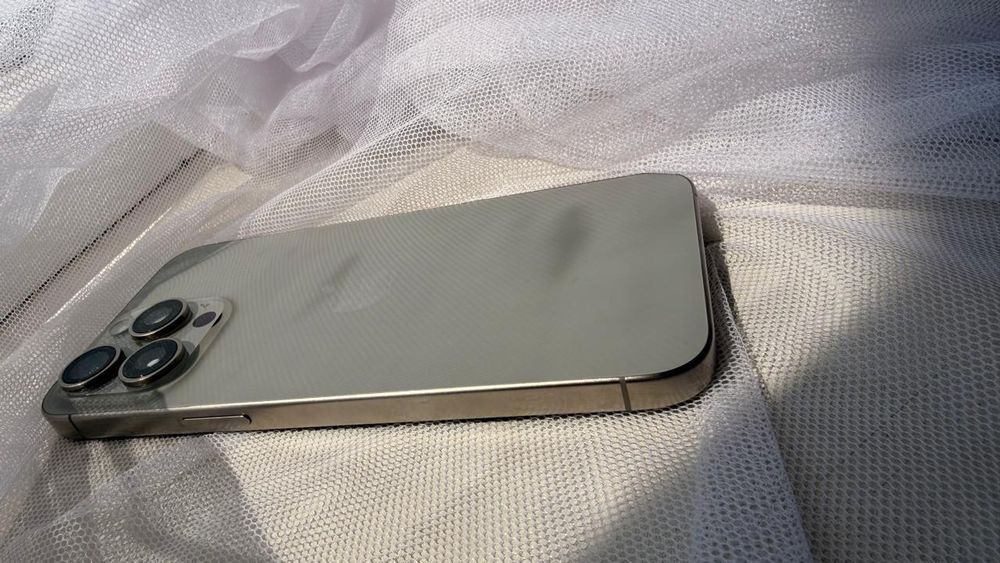 Продам IPhone 15 Pro Max