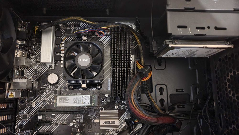 kit am4 b450m + ryzen 3400g + ssd 256gb + 16gb ddr4
