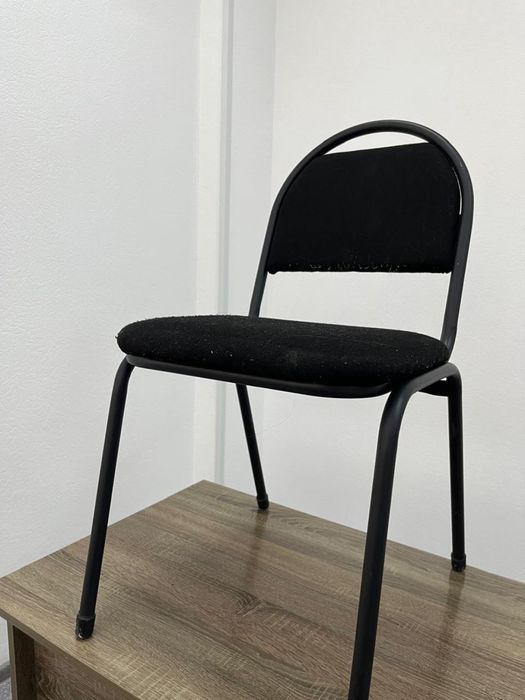 Продается стол (парта) и стулья