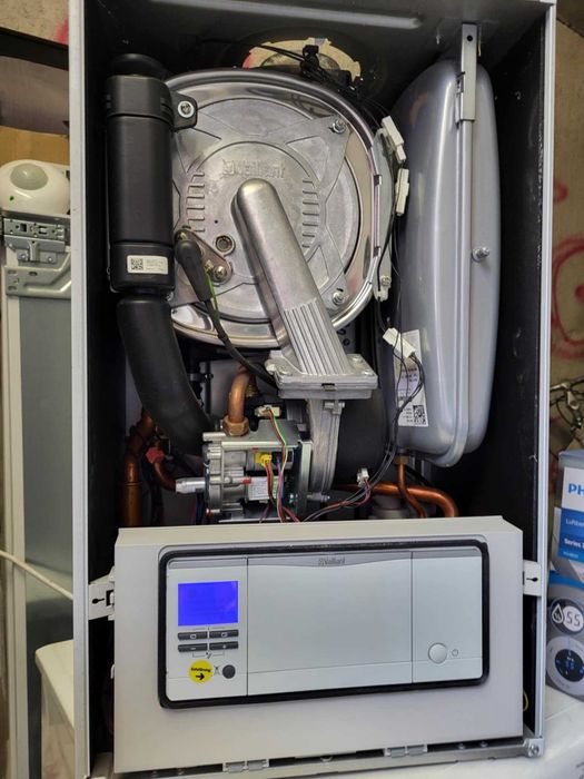 Centrala termica Vaillant cu boiler 120 L