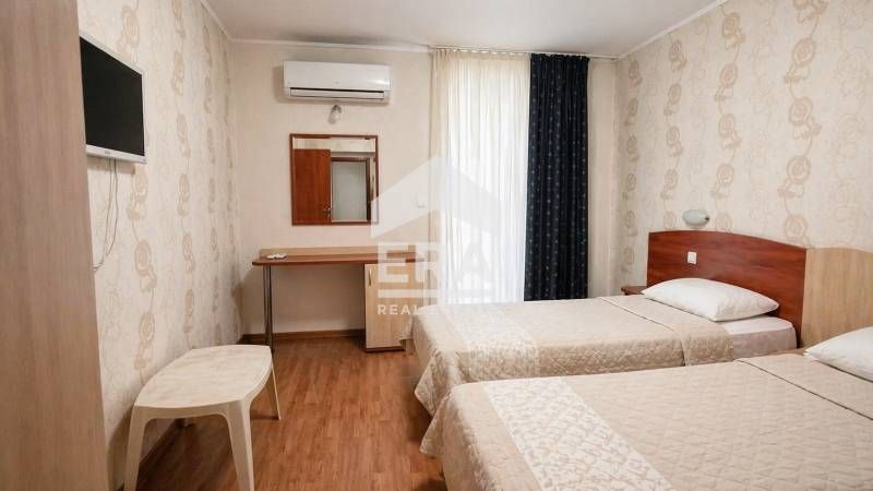 Тристаен обзаведен апартамент за продажба, в близост до хотел "Силвър"