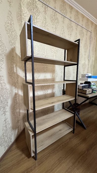 Полка лофт из металлического профиля и лдсп