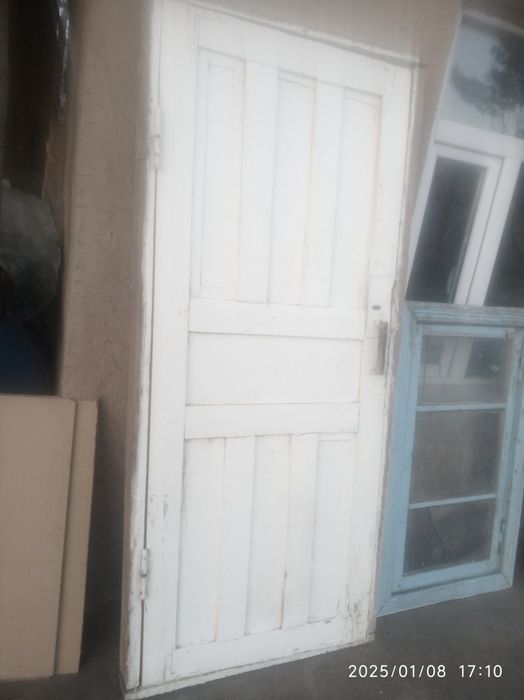 Eshik deraza uydan chiqqan yaxshi xolatda