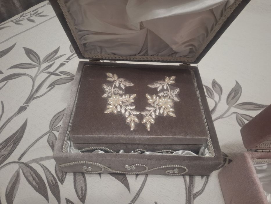 Сватбени кутии за бижута нови