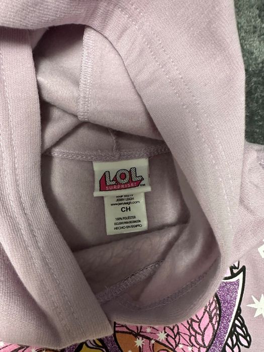 Hanorac cu glugă călduroasă.
Pentru fete 7-9 ani.
Mărimea 128