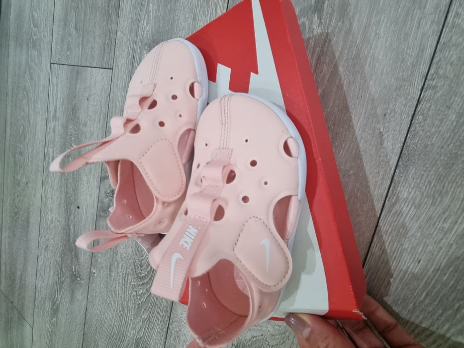 Чисто нови ортопедични бебешки сандали NIKE