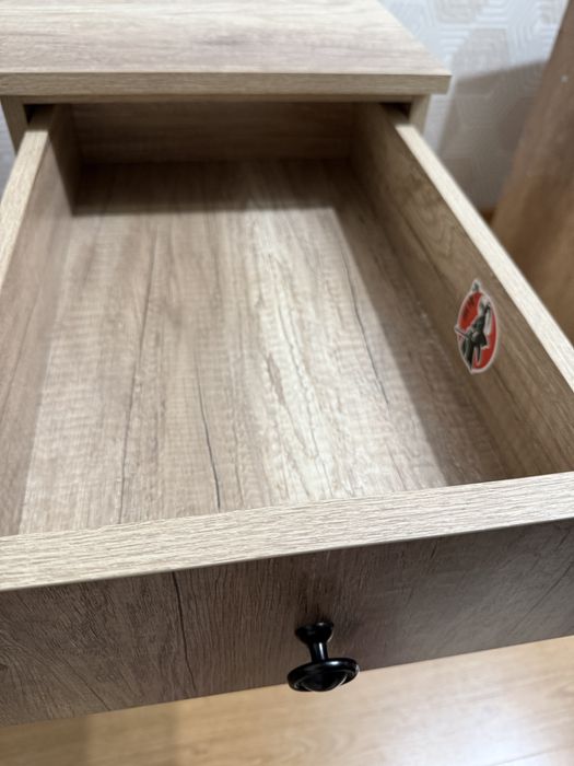 Продаются два стола