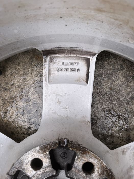 18 5х112 SEAT гуми с джанти 5p0 801 025 g