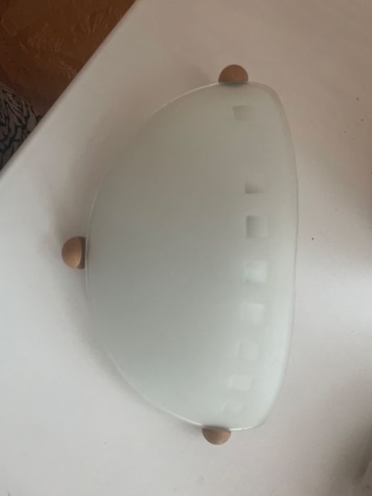 Продаю настенный светильник