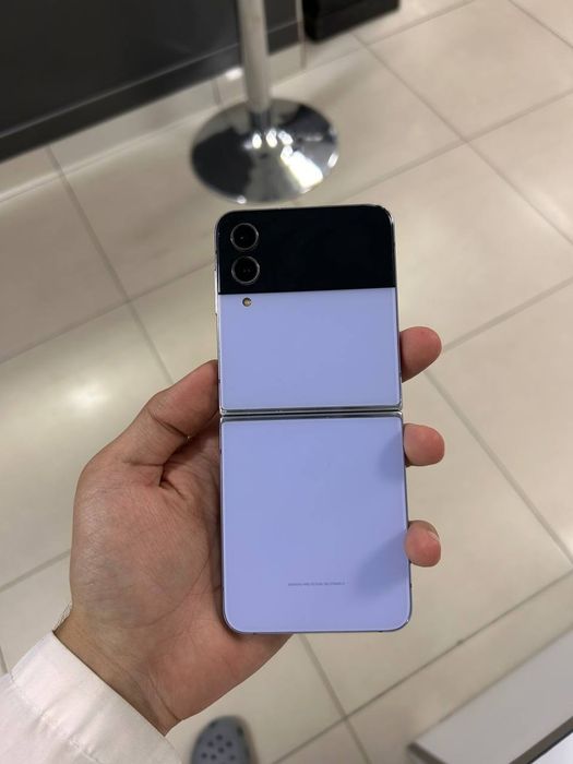 Срочно Samsung z flip 4
