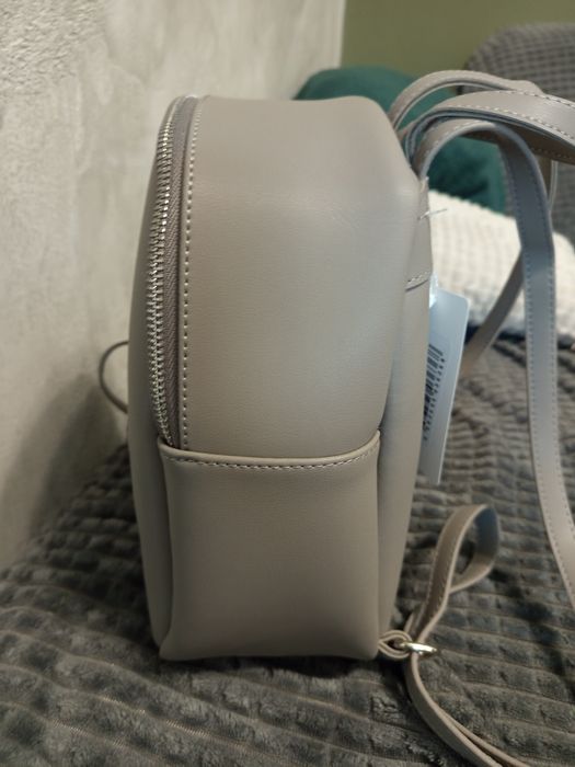 Нова дамска раница