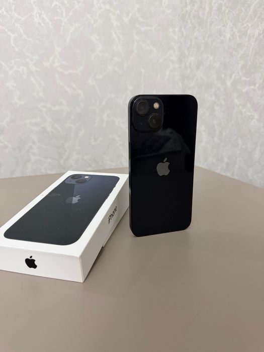 Продам Айфон 13,