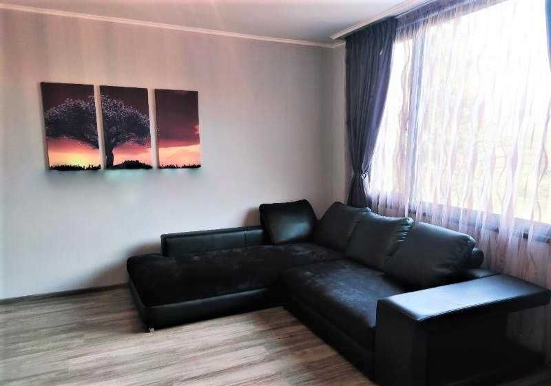 Дава се под наем Тристаен апартамент в Бургас, Славейков - 110 кв.м за 510 € - Снимка #1