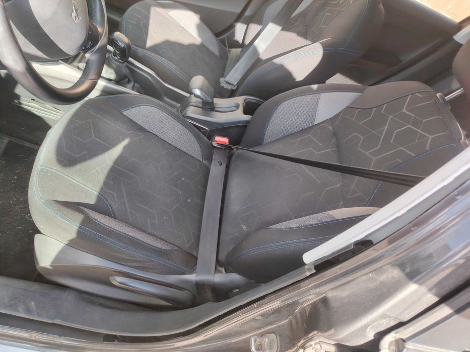 Peugeot 2008 1,2 i , Пежо 2008 на части  Юни 2018, Хечбек
