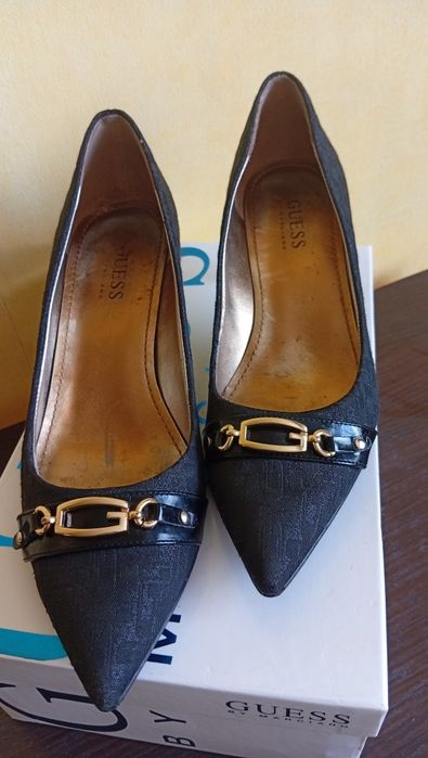 Дамски обувки на ток Guess