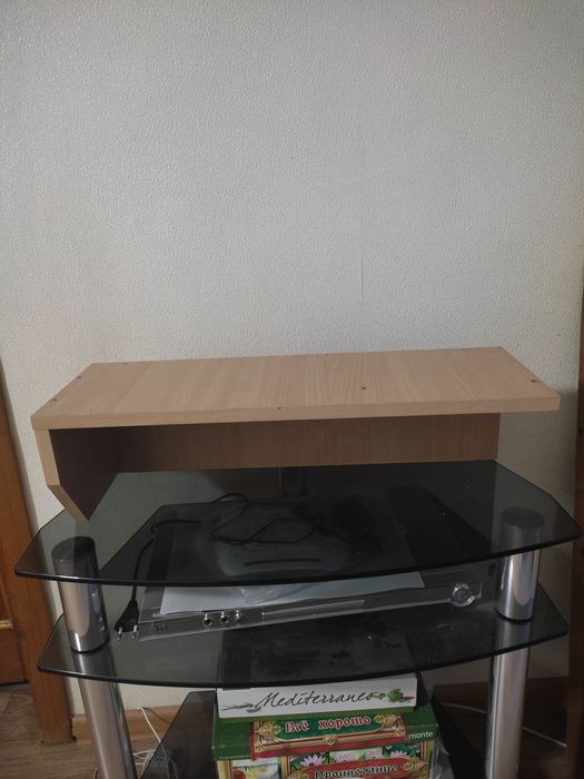 Продам настенные полки.