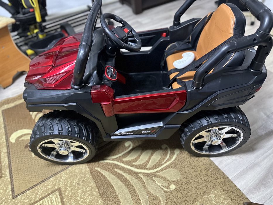 Детская машина напульту электро кар