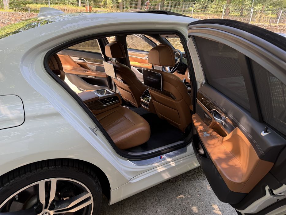 Bmw seria 7. 750i USA