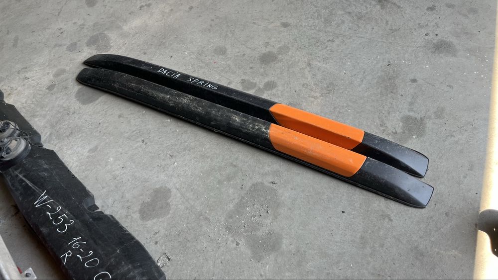 Dacia Spring греди таван