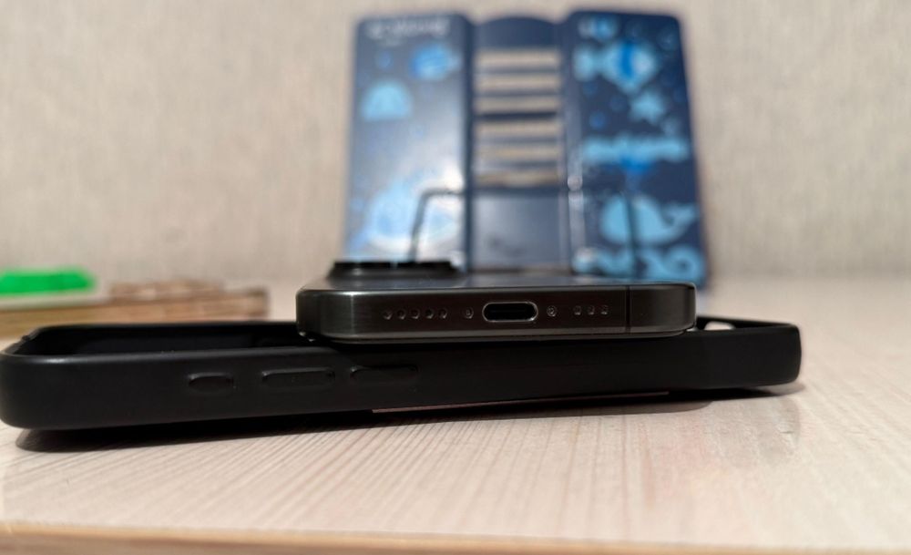 Айфон 15 про 128 продам esim