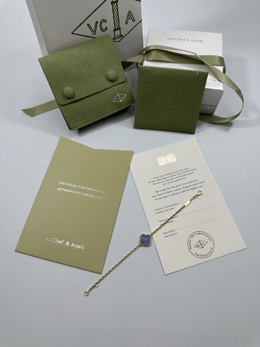 Brățară Van Cleef & Arpels Gold 750 Chalcedony