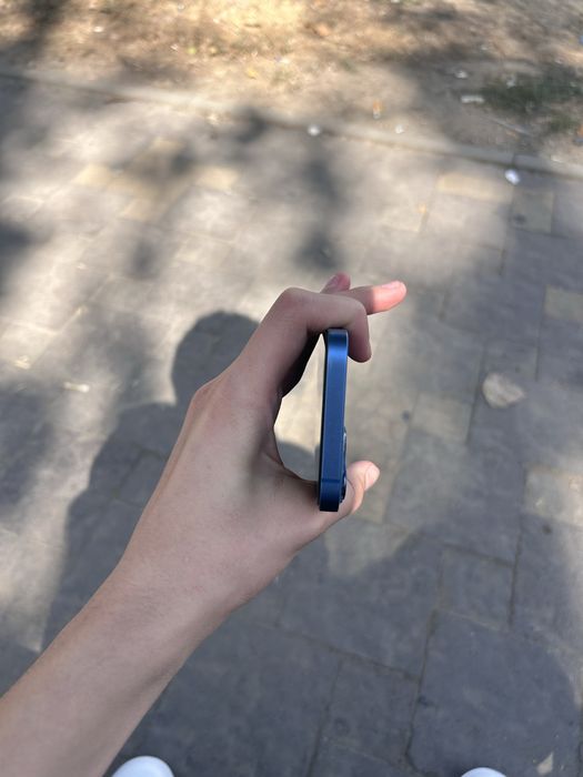 Продам Iphone 13 256gb