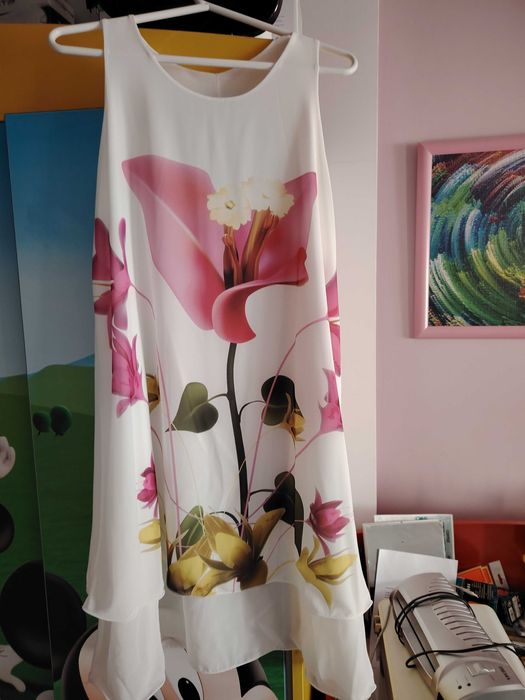 Дамски елегантни рокли за различни поводи