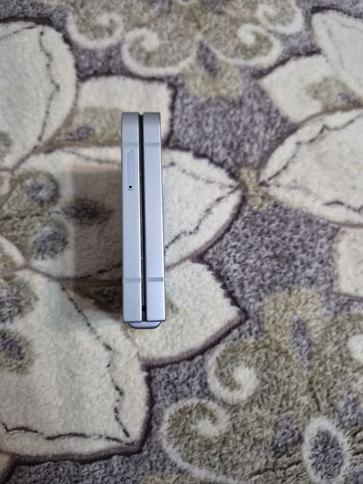 Vand telefon Samsung ZFlip 6 ca nou