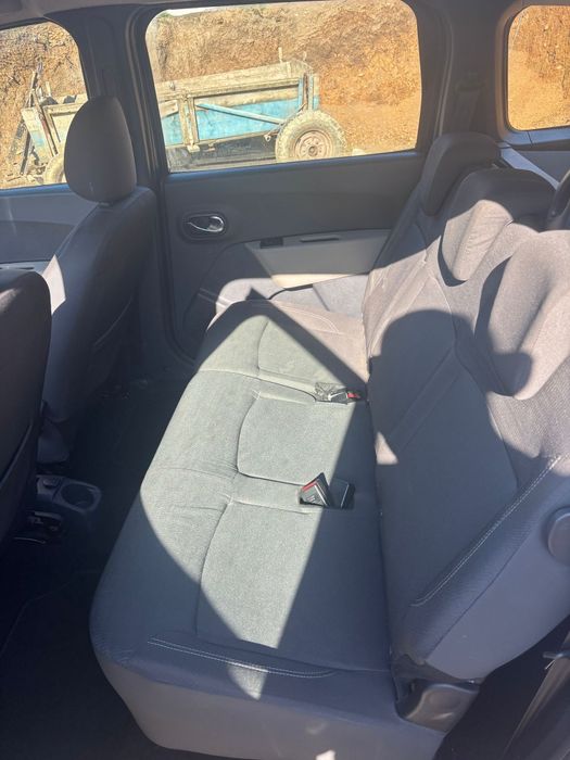 Vând Dacia Lodgy
