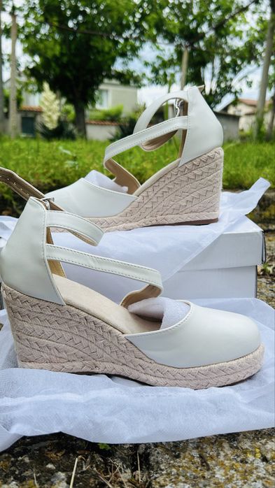 Високи обувки, летен модел, чисто нови