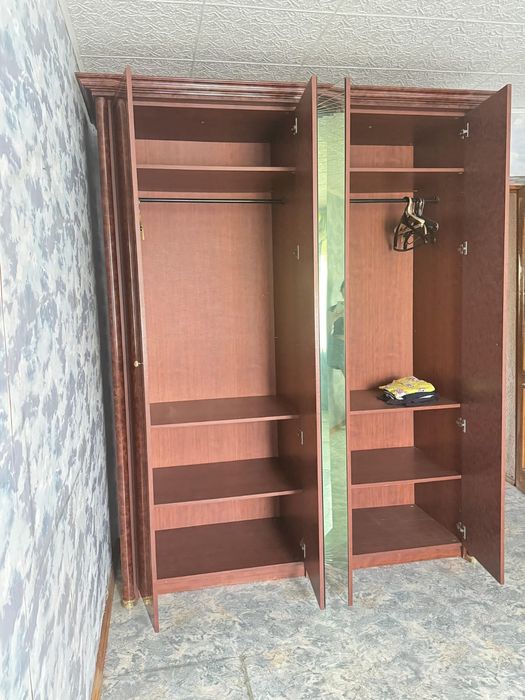 Шкаф  платяной четырехстворчатый