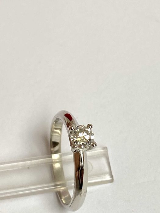 NEW Елегантен 18k Дамски златен пръстен с Диамант 0.33 ct. бяло злато.