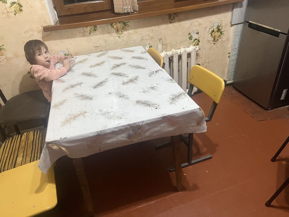 Стол. Для  кухонная