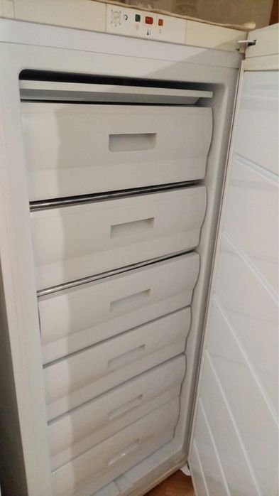 Морозильник и евромебель