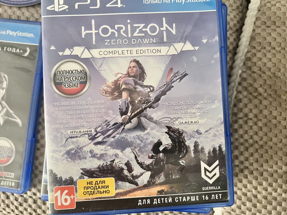 Sony PlayStation 4 продам с играми