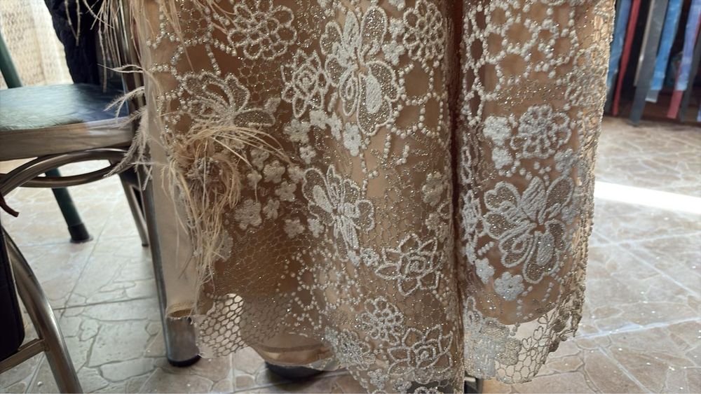 Продавам официална рокля