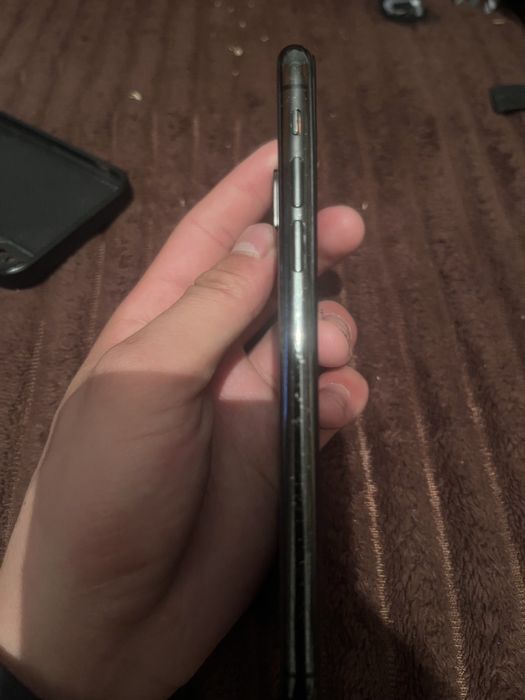 Продам Iphone X в хорошем состояний