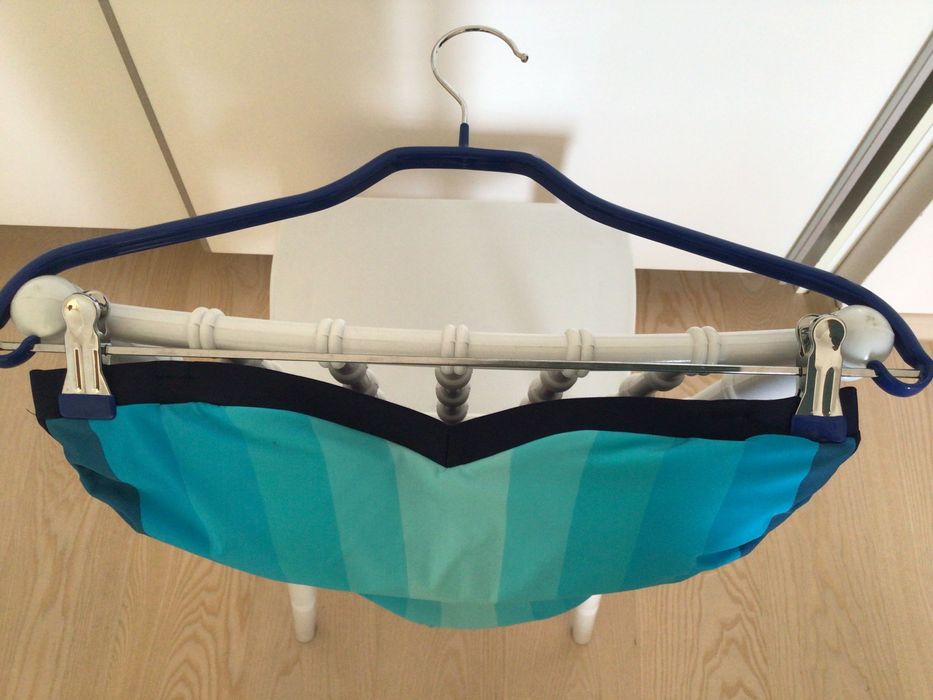 Дамски еднокомпонентен бански тип бандо. Размер 38