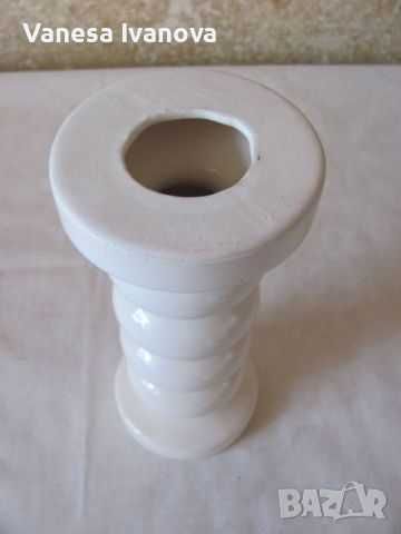Бял порцеланов свещник или ваза